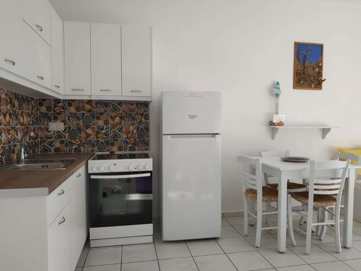 Livadi Apartments プラキアス エクステリア 写真