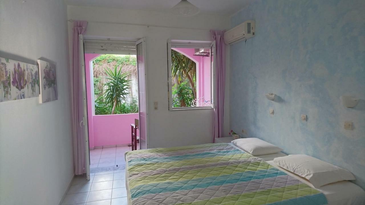 Livadi Apartments プラキアス エクステリア 写真